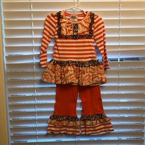 Fall shirt and pants outfit